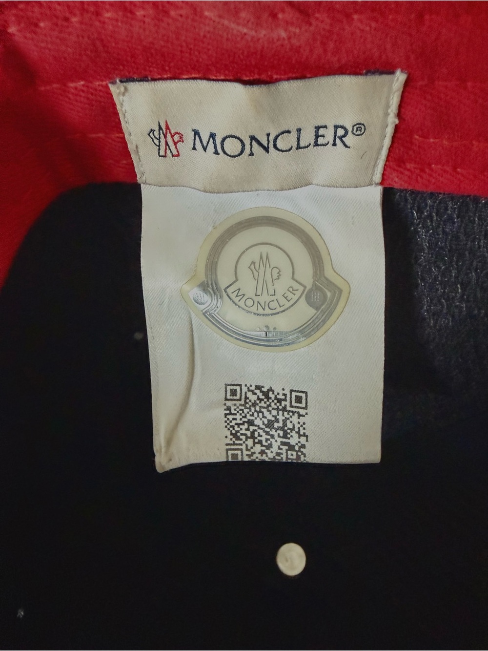 Moncler Navy Cap with Cream Patch and Red Detail - Picture 6 of 6
